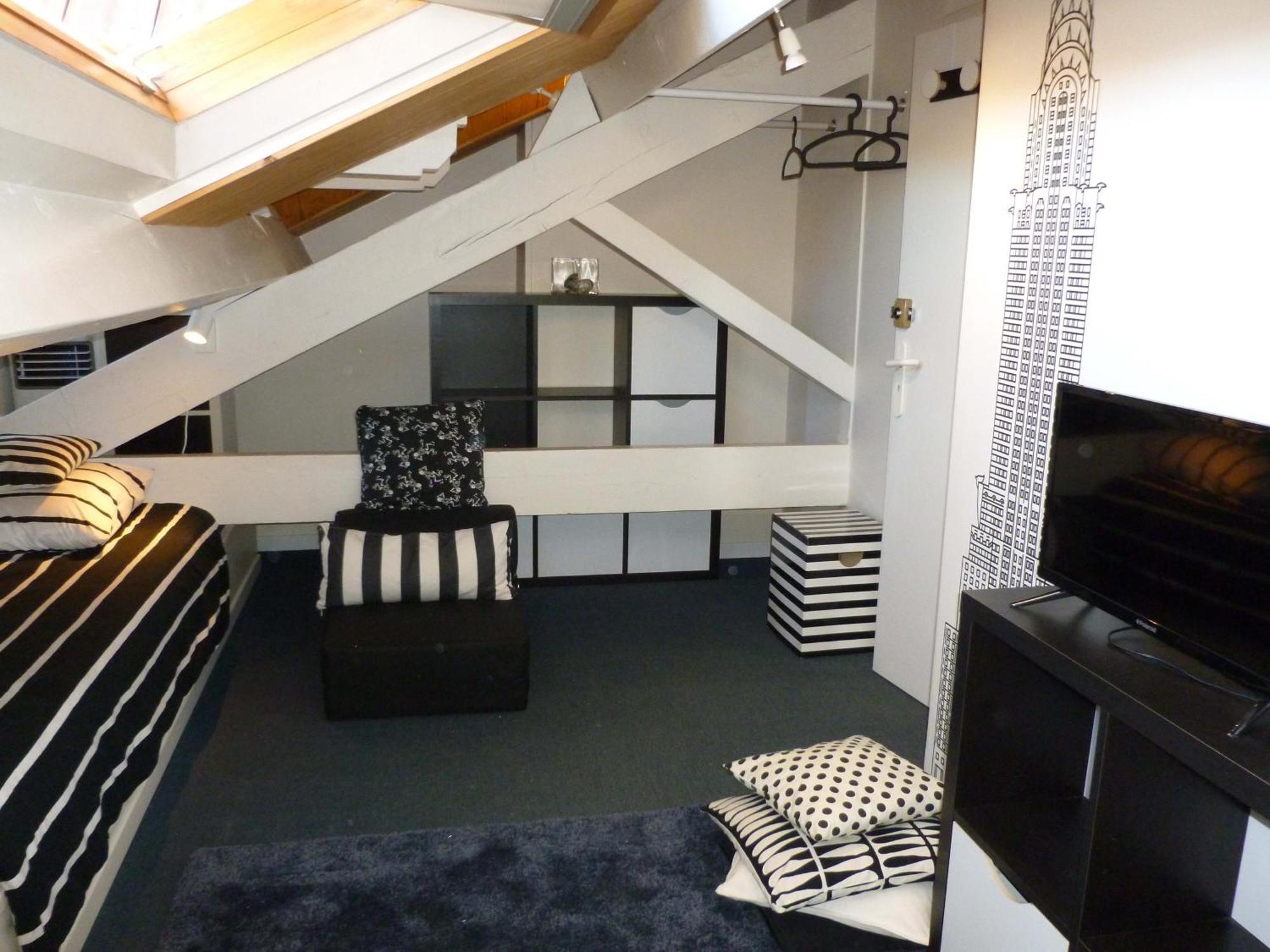 Les Petits Poissons Bed & Breakfast Avignon Bilik gambar